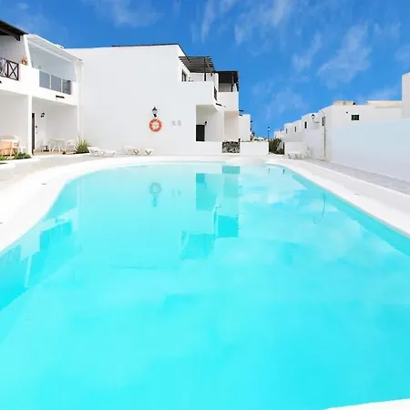 2 Bedrooms At 500 M Away From The With Shared Pool Garden And Wifi *