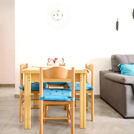 Апартаменты 2 Bedrooms At 500 M Away From The With Shared Pool Garden And Wifi